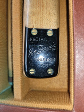 joe davis special two piece snooker cue,with carry case.