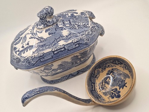 Staffordshire blue white sauce - staffordshire,