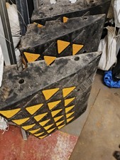 Heavy duty rubber kerb ramps