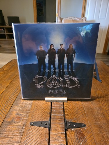 Satellite 2lp 2001 - p.o.d.,