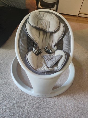 Munchkin baby bouncing chair - bouncing,