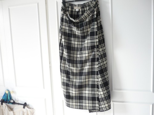 Vintage womans moffat woolens - womans,