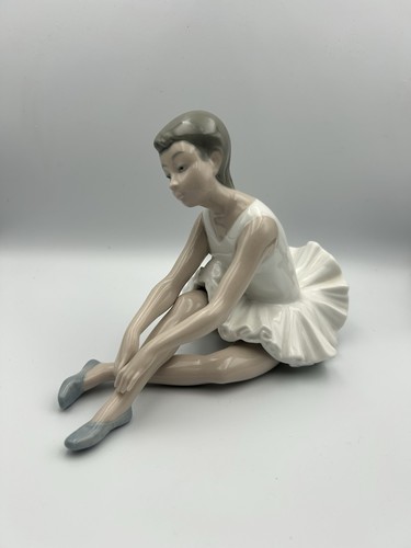 Lladro nao rested ballet - rested,