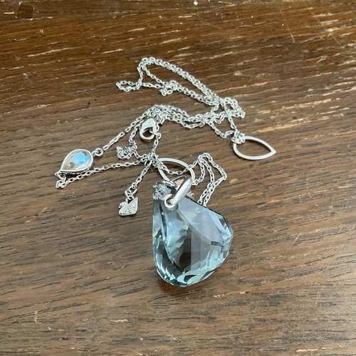 Swarovski light blue crystal - light,
