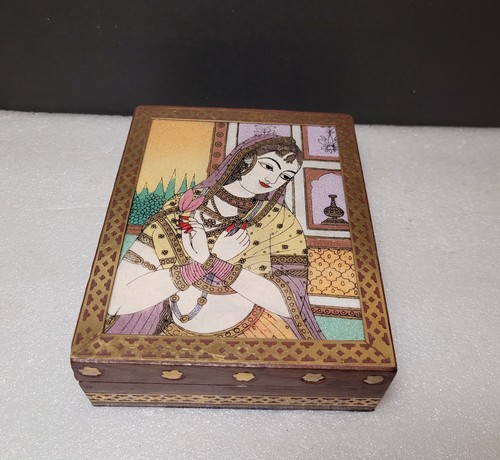 Vintage wooden jewellery box - jewellery,