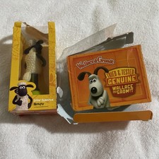 Novelty Shaun the Sheep Solar Powered figures 