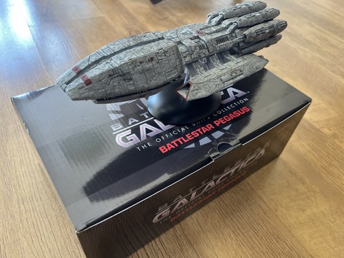 Eaglemoss battlestar pegasus - eaglemoss,