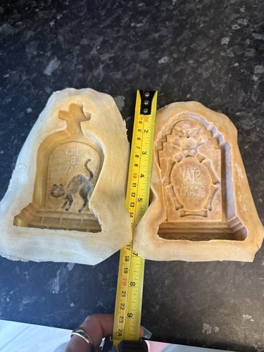 Little tomb stone - tomb,