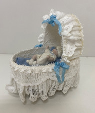 STUNNING LACE CRIB COT BASSINET & BABY DOLL DOLLS HOUSE NURSERY
