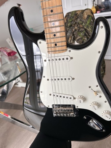 Black fender stratocaster - fender,