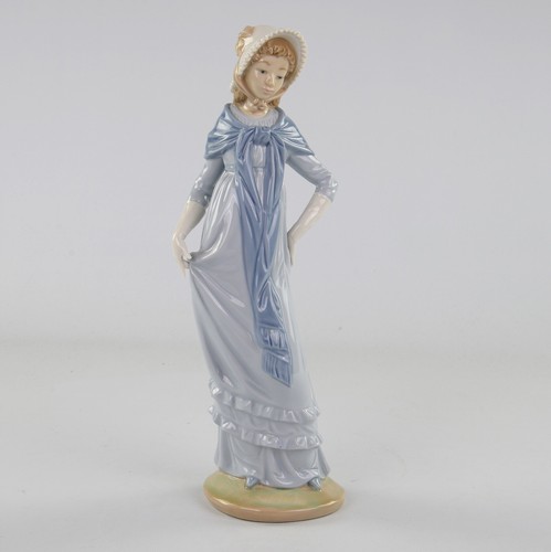 Nao figurine lady with shawl - figurine,,