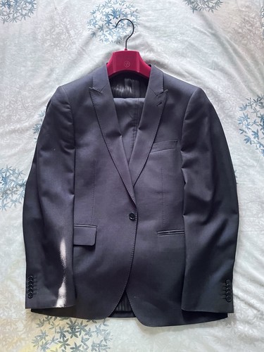 Men ventuno suit from - ventuno, 21