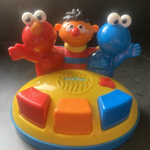 Sesame street elmos giggle - elmos,