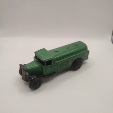 Dinky Toys 25D Petrol Tanker Green Type 2 Chassis Ridged Hubs