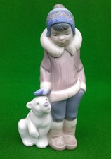 LLADRO - ESKIMO BOY WITH POLAR
