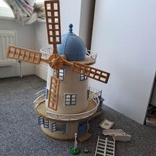 Sylvanian Families Field View Windmill With Accessories Lovely Working Condition