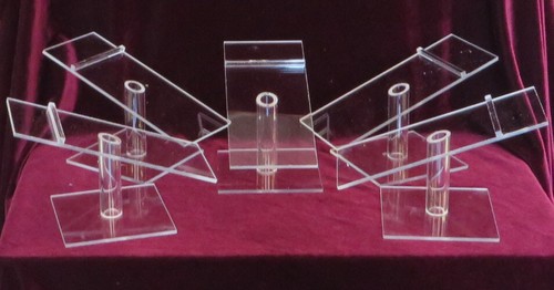 Scale display pedestal - 1/24,