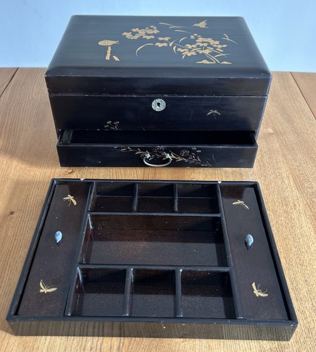 Antique japanese lacquer - ,