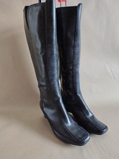 Clarks K black leather boots