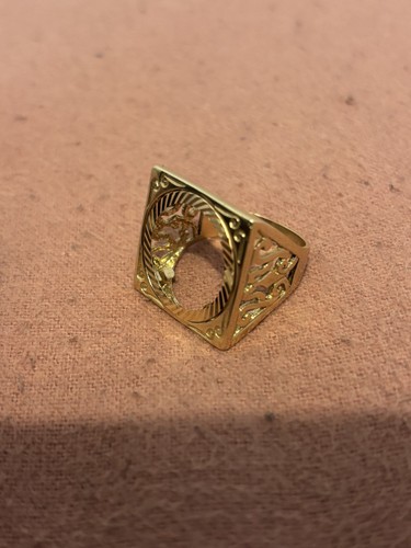 9ct half sovereign - half, mount