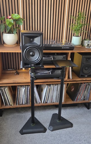 Gravity 3202 studio monitor - studio,