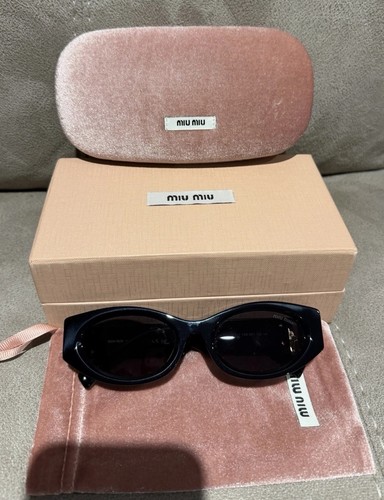 Miumiu sunglasses with case - sunglasses,
