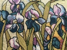 LOVELY LILY DESIGN HAND