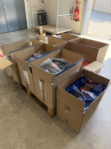 Pallet 250 clothing and - 250,