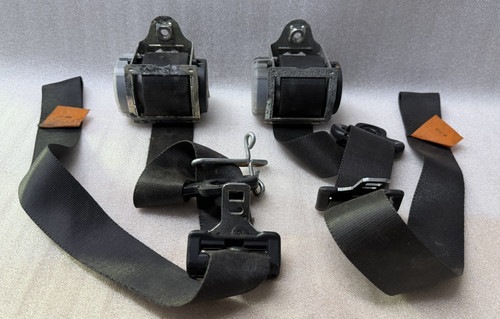 Fiesta mk6 front seat - front, belts