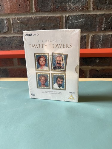 Fawlty towers the complete box - fawlty,