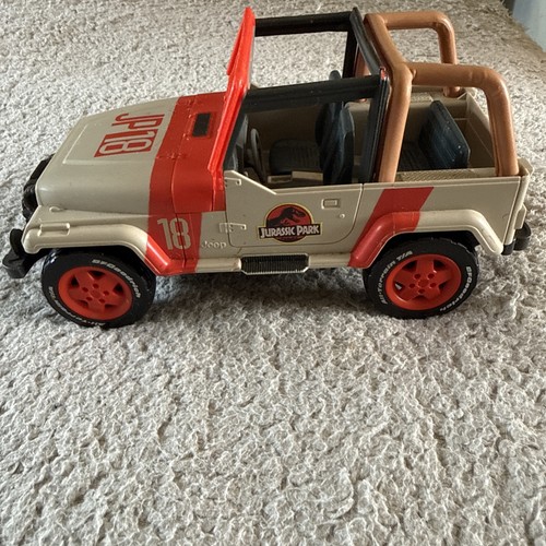 Jurassic park world jeep - jurassic,