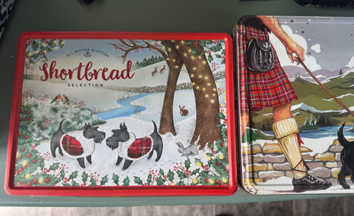 Biscuit tin scottie dog - 2, tin.