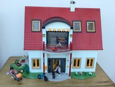 PLAYMOBIL Suburban House