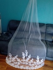 white veil single tier chapel length with comb lace edge V502