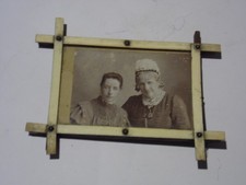 Pretty Victorian photo & criss