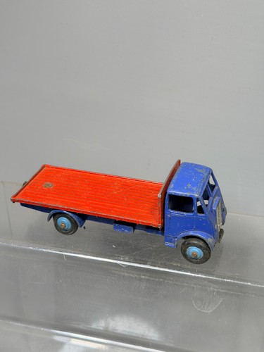 Dinky super toys guy - guy, flatbed