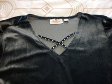 Quacker Factory Jeanne Bice Ladies Velvet Long Sleeve Top M Iced Blue V Neck 