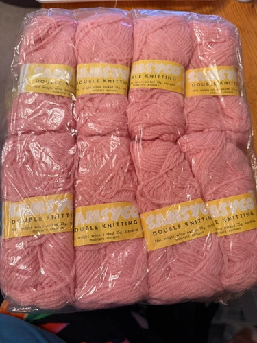 Pink double knitting wool - double,