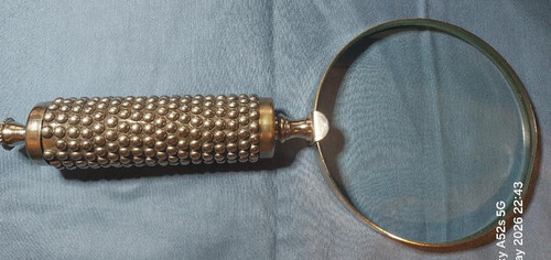 Large heavy vintage magnifying - heavy,