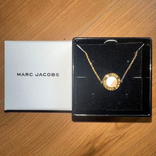 Marc jacobs gold - marc, tone