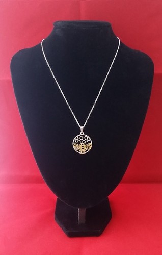 Bee honeycomb pendant - on,