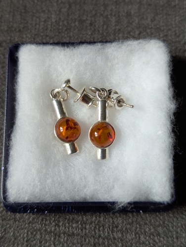 Short amber pendant earrings - amber,