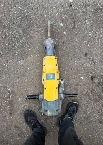 Atlas copco air breaker - ,
