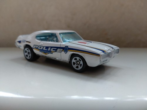 Hot wheels pontiac - hot,