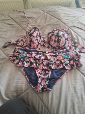 Ladiea Kelly Brook Bekini  12