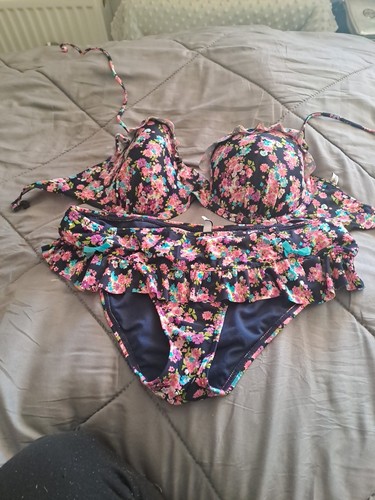 Ladiea kelly brook bekini 12 - ladiea,