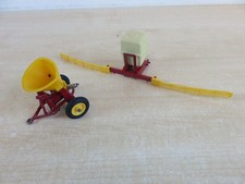 Britains Vicon Fertilizer Vari-Spreader 9538 / Sprayer 9548.