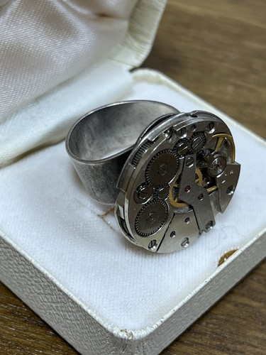 Large upcycled watch - upcycled, mechanism