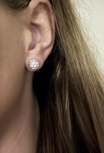 Swarovski swan signed round - signed,