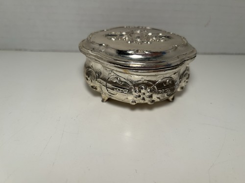 Silver tone metal vtg - metal, trinket